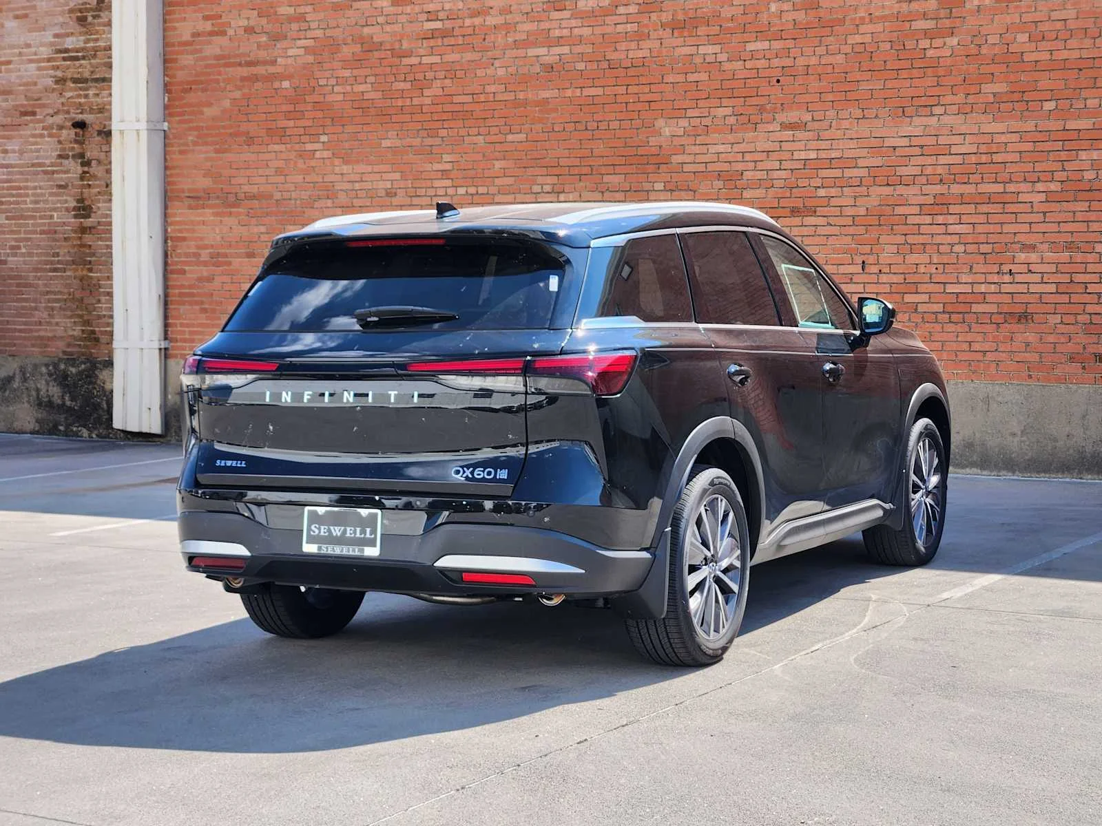 New 2027 MINERAL BLACK INFINITI Luxe AWD image 3