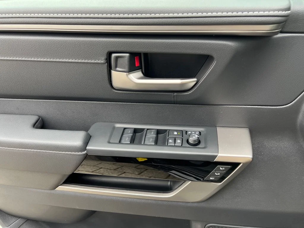 2026 Toyota Tundra Limited - Photo 17