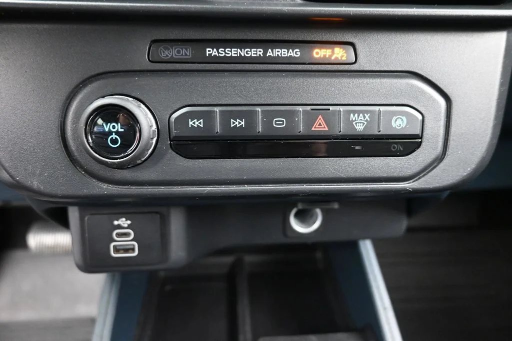 Used 2025 White Ford XL image 20