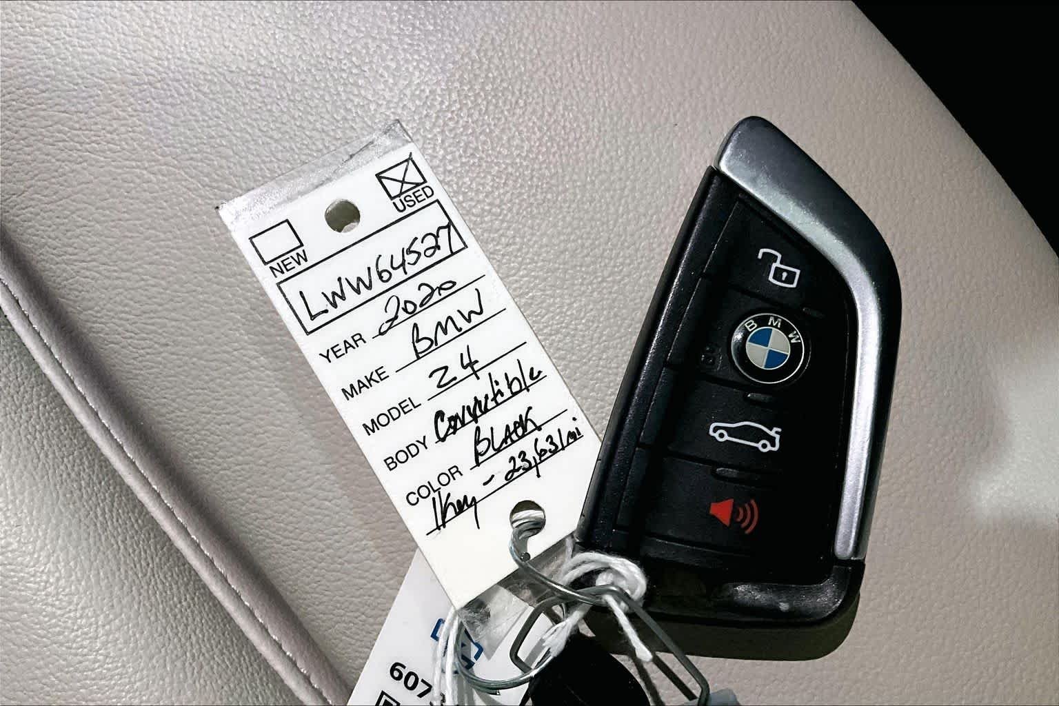 Used 2020 Black Sapphire Metallic BMW sDrive30i image 13