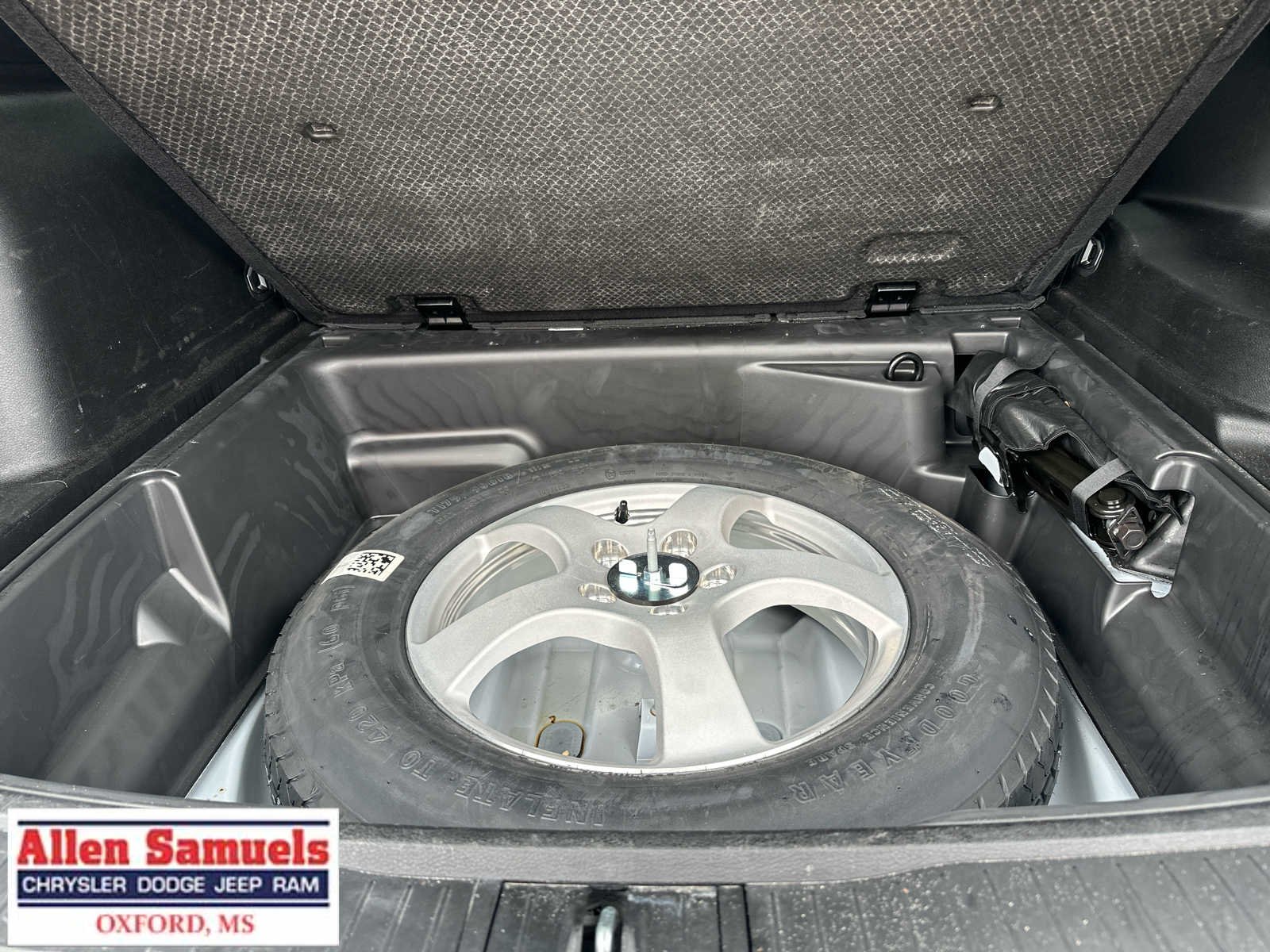 Certified Used 2025 Bright White Clearcoat Jeep Altitude image 34