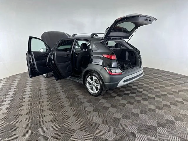 Used 2022 Black Hyundai SEL image 18