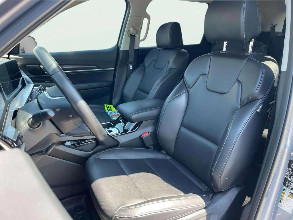 Certified Used 2024 Everlasting Silver Kia S image 24