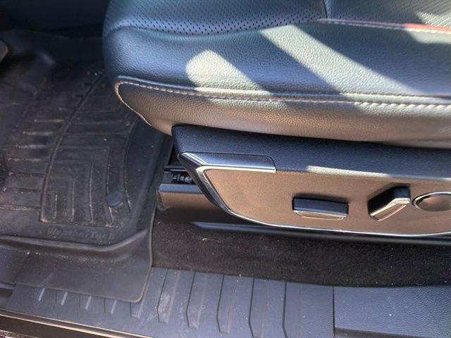 Used 2022 Black Metallic Ford Lariat image 5