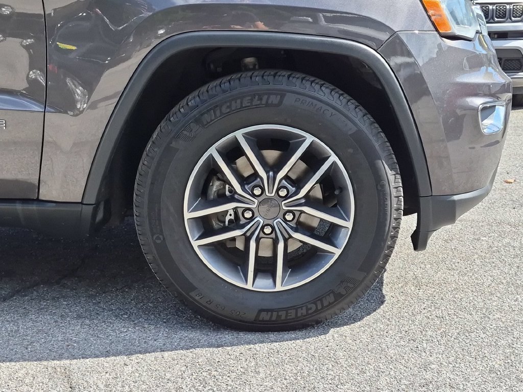 Used 2020 Gray Jeep Limited image 29