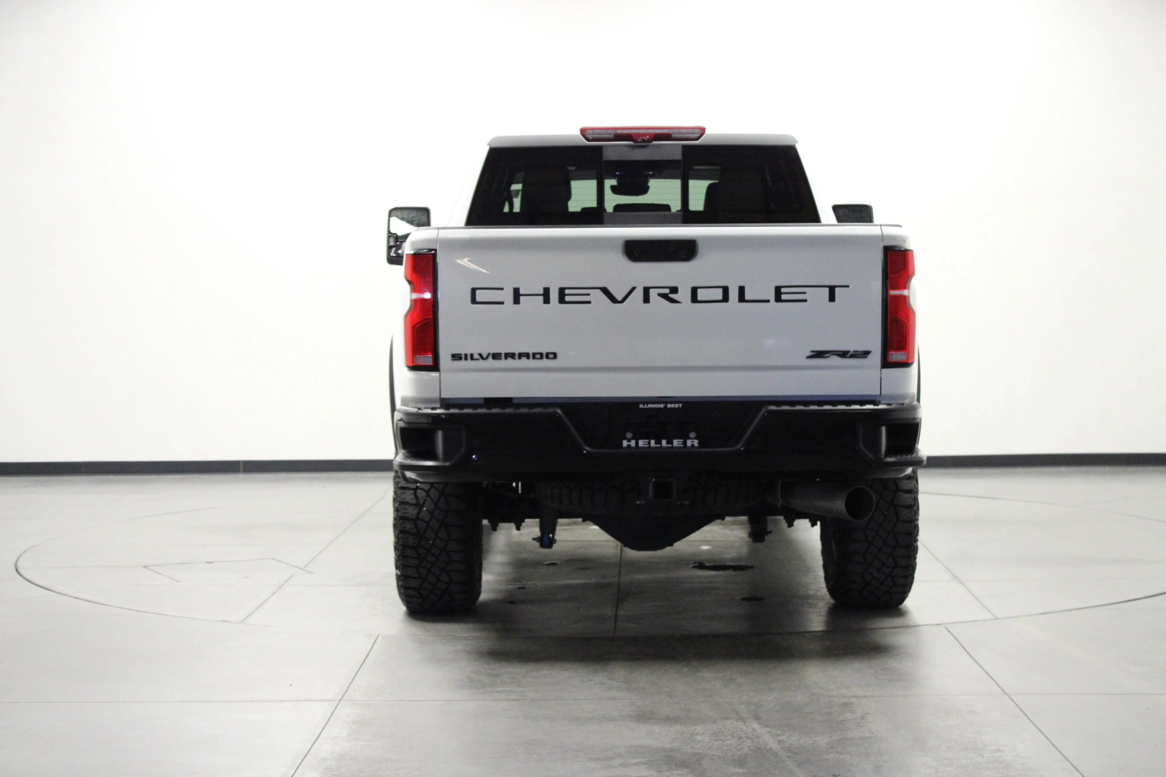 Used 2025 Summit White Chevrolet ZR2 image 5