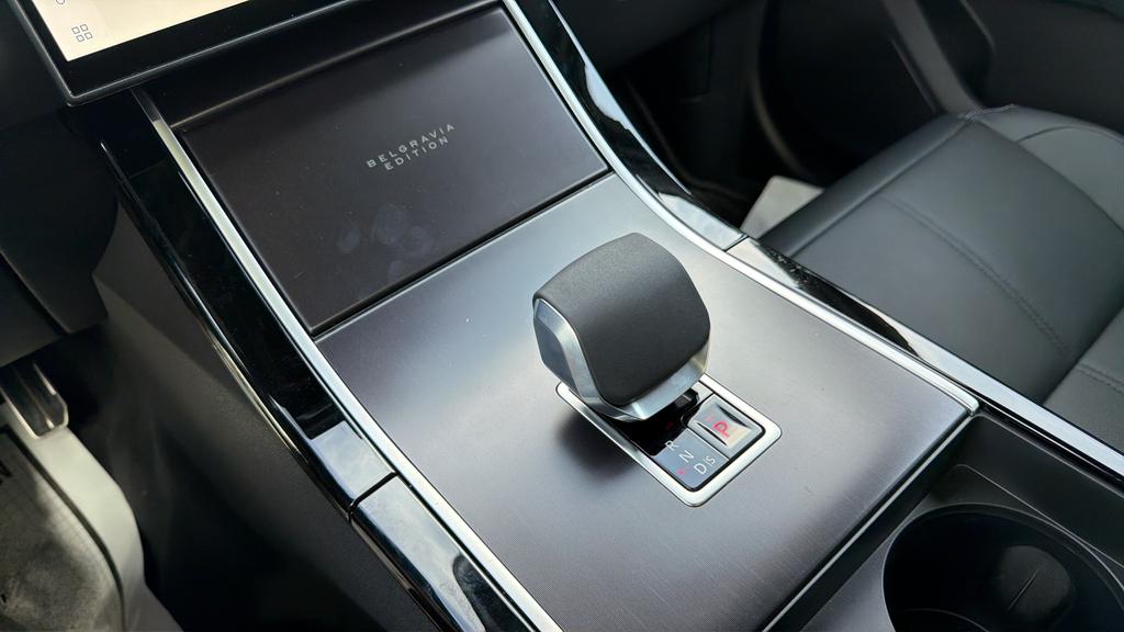 New 2026 Fuji White Land Rover  image 21