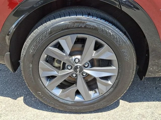 Used 2023 Red Kia SX-Prestige image 9