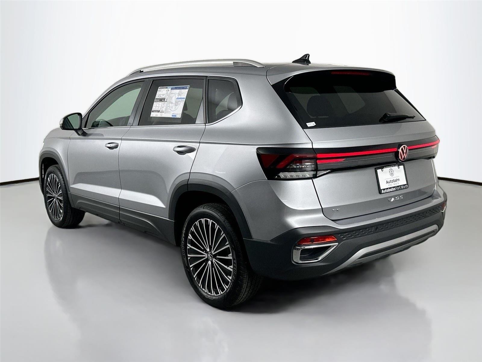 2025 Volkswagen Taos SE - Photo 6