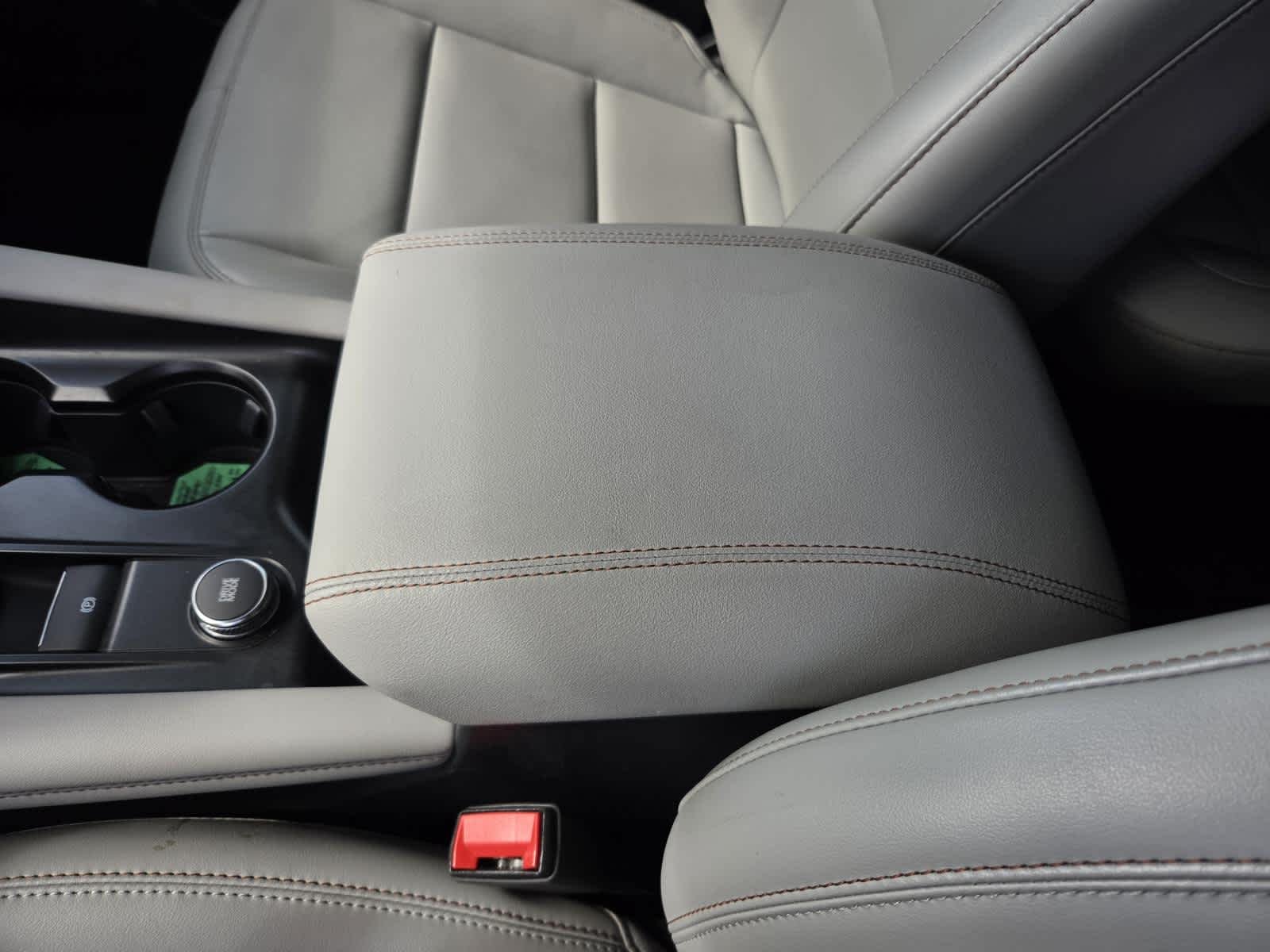 Used 2025 Space White Metallic Ford Active image 25