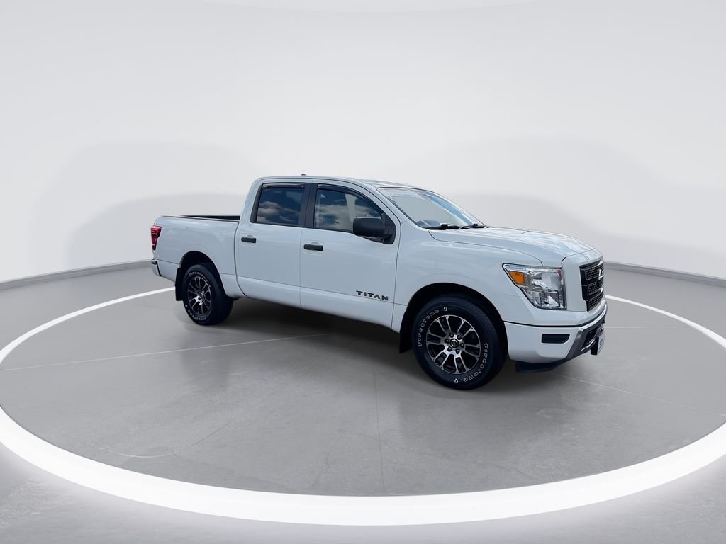 Certified Used 2022 White Nissan SV image 2