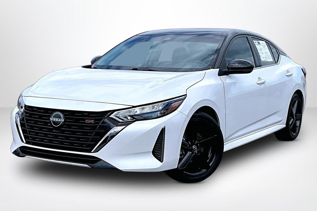 Used 2024 Aspen White Tricoat/Super Black Nissan SR Xtronic CVT image 3