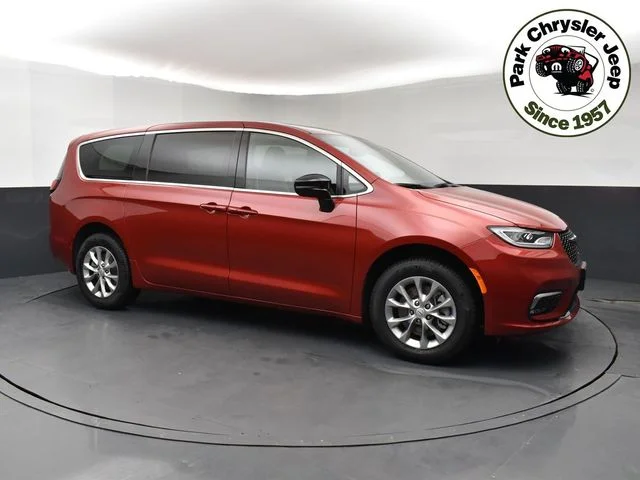 2026 Chrysler Pacifica Limited AWD's photo