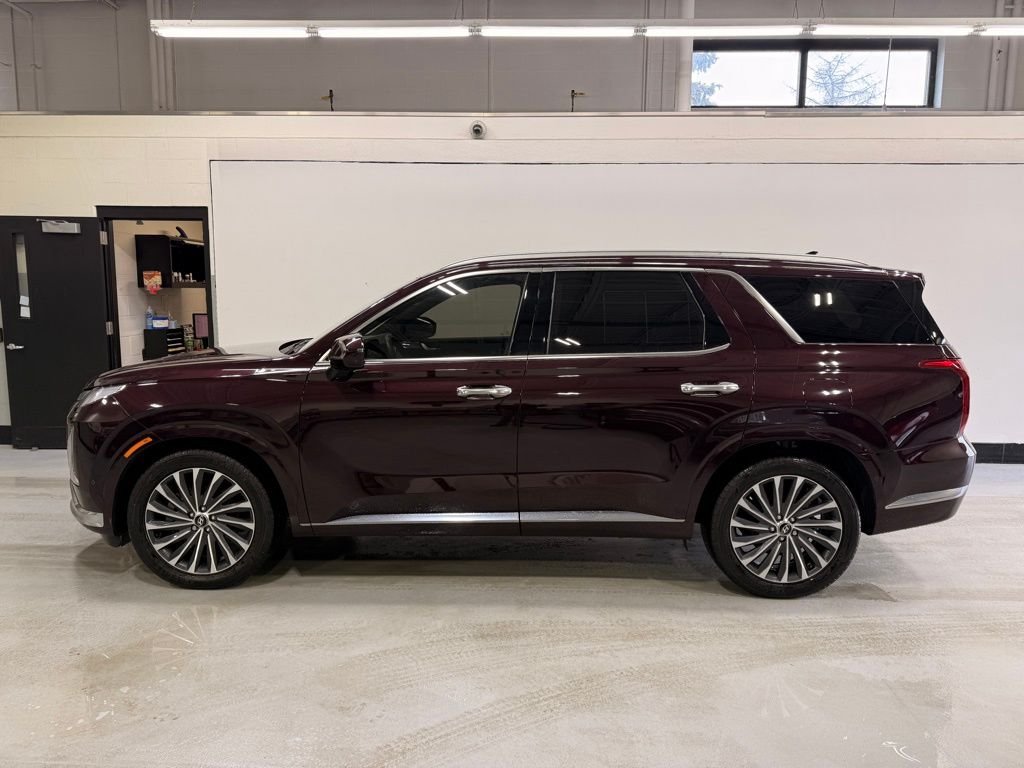 Used 2023 Hyundai Palisade Calligraphy with VIN KM8R7DGE4PU584896 for sale in Golden Valley, Minnesota