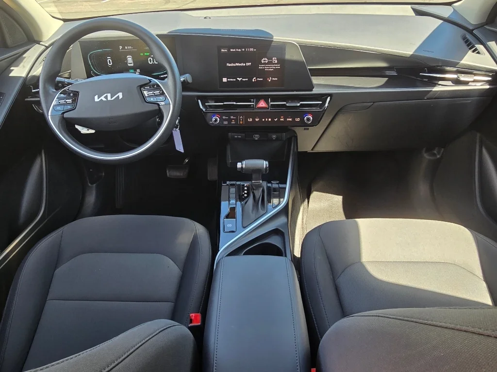 Used 2025 Runway Red Kia LX image 27