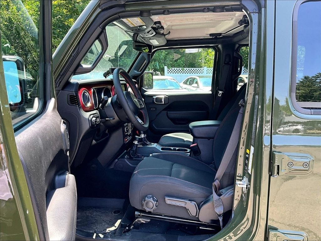 Used 2023 Green Jeep Rubicon image 6