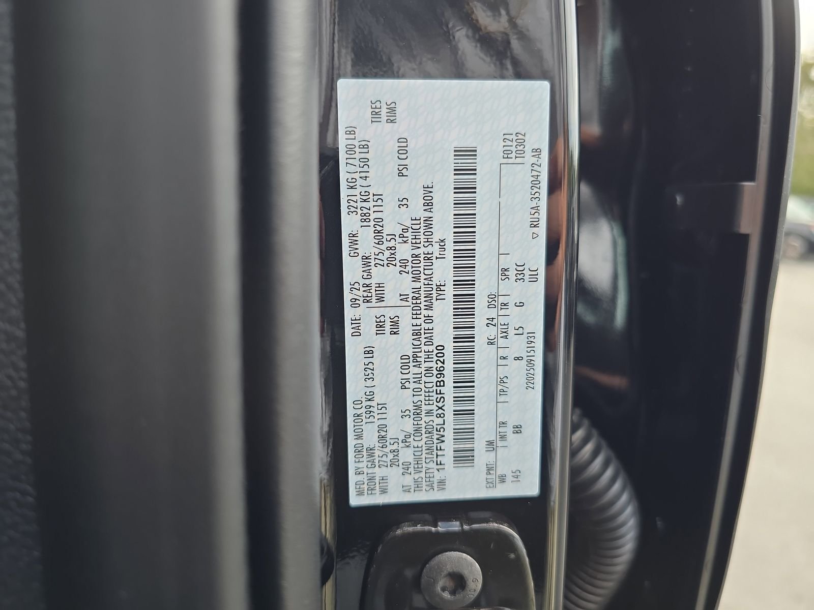 New 2025 Agate Black Metallic Ford Lariat image 28