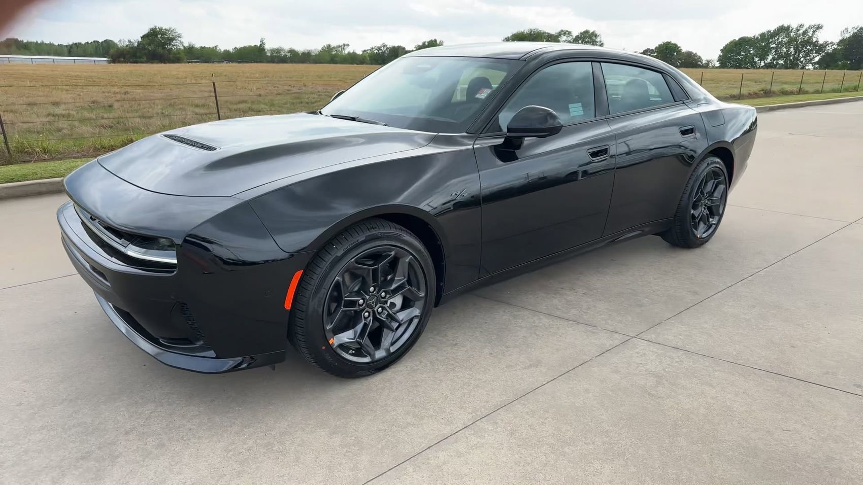 New 2026 Diamond Black Crystal Pearlcoat Dodge R/T Plus image 5