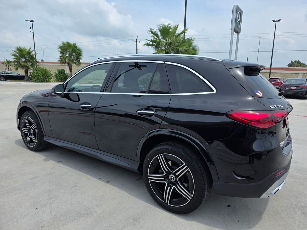 New 2026 Black Mercedes-Benz GLC 300 image 5