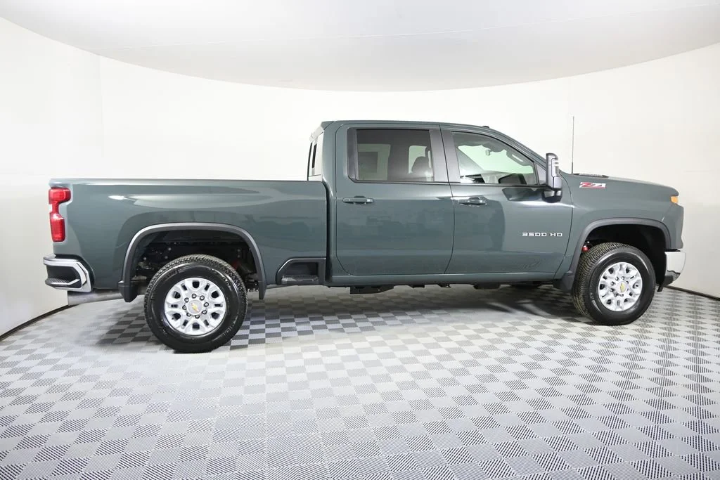 2026 Chevrolet Silverado 3500 HD LT - Photo 8