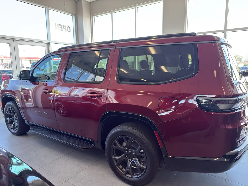 New 2026 Velvet Red Pearlcoat (DISC) Jeep Limited Altitude image 2