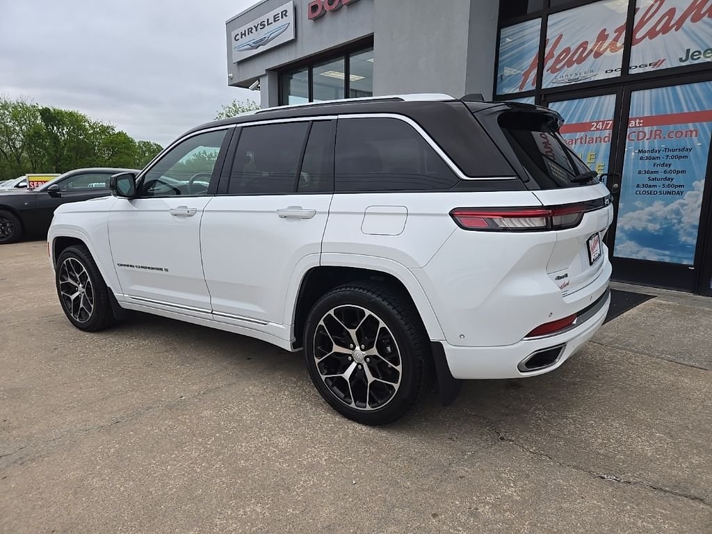 Used 2022 White Jeep Summit Reserve image 7