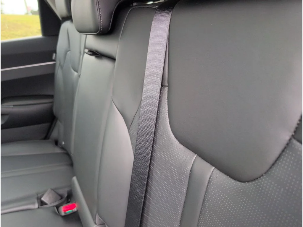 New 2026 Wolf Gray Kia S image 31