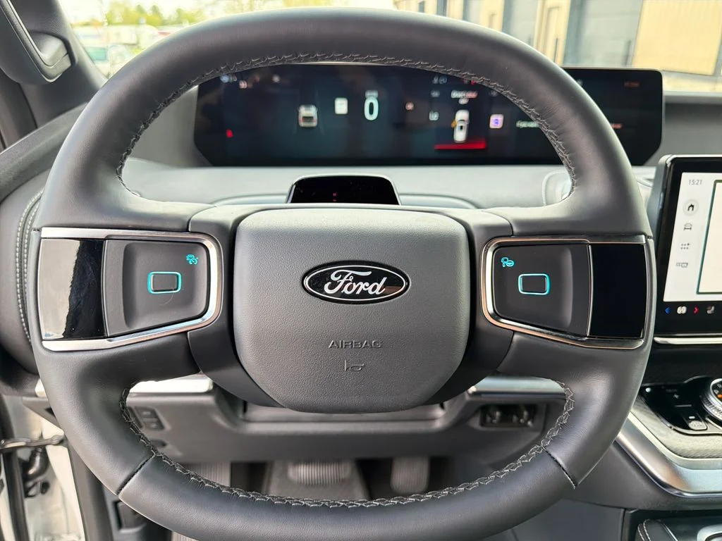New 2026 White Ford Platinum image 14