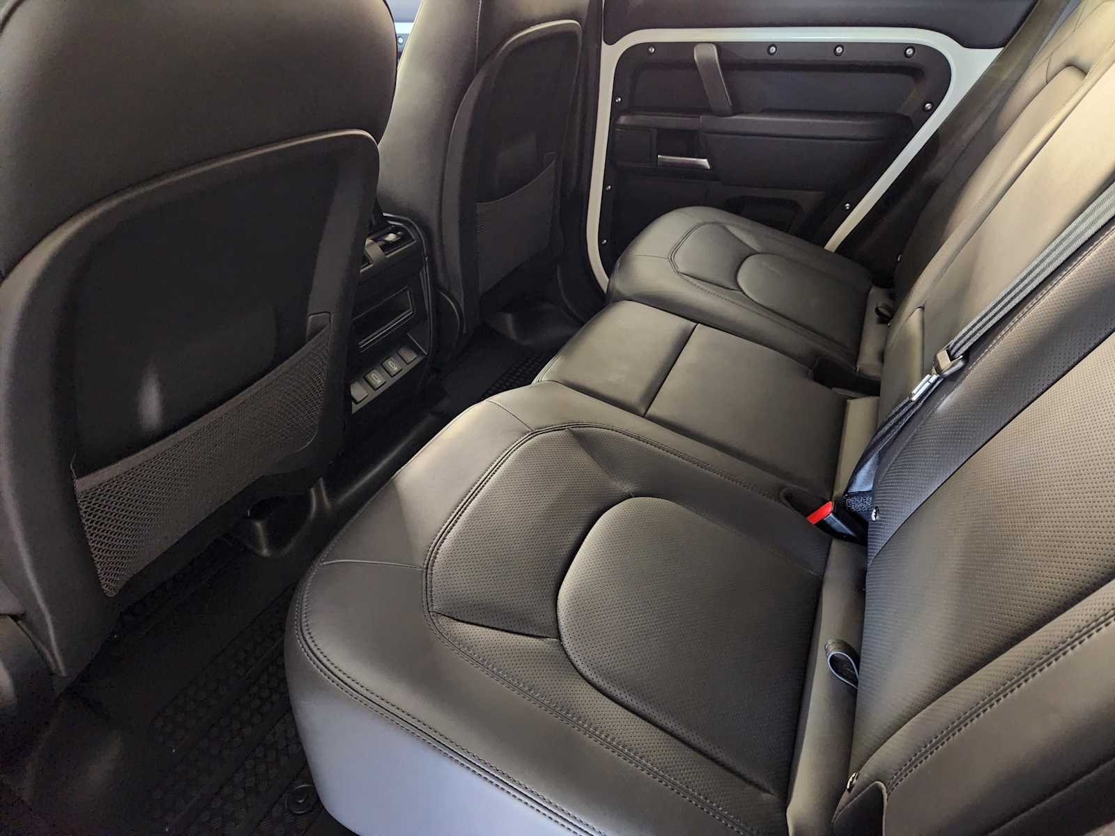 Used 2026 Fuji White Land Rover S image 28