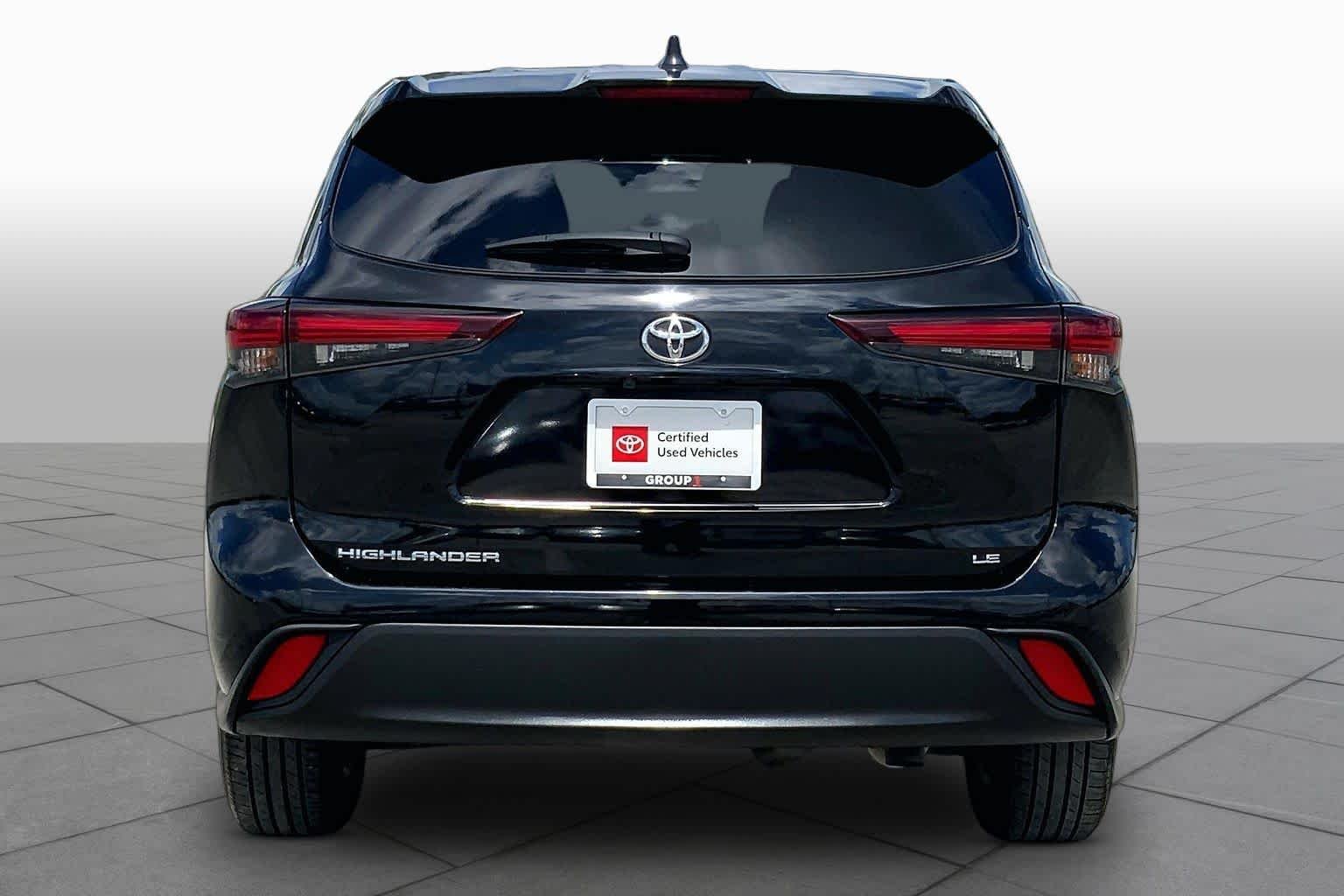 Used 2025 Midnight Black Metallic Toyota LE image 5