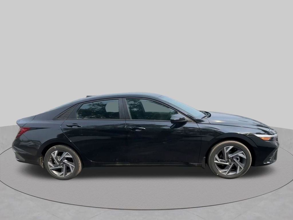 2025 Hyundai Elantra SEL - Photo 27
