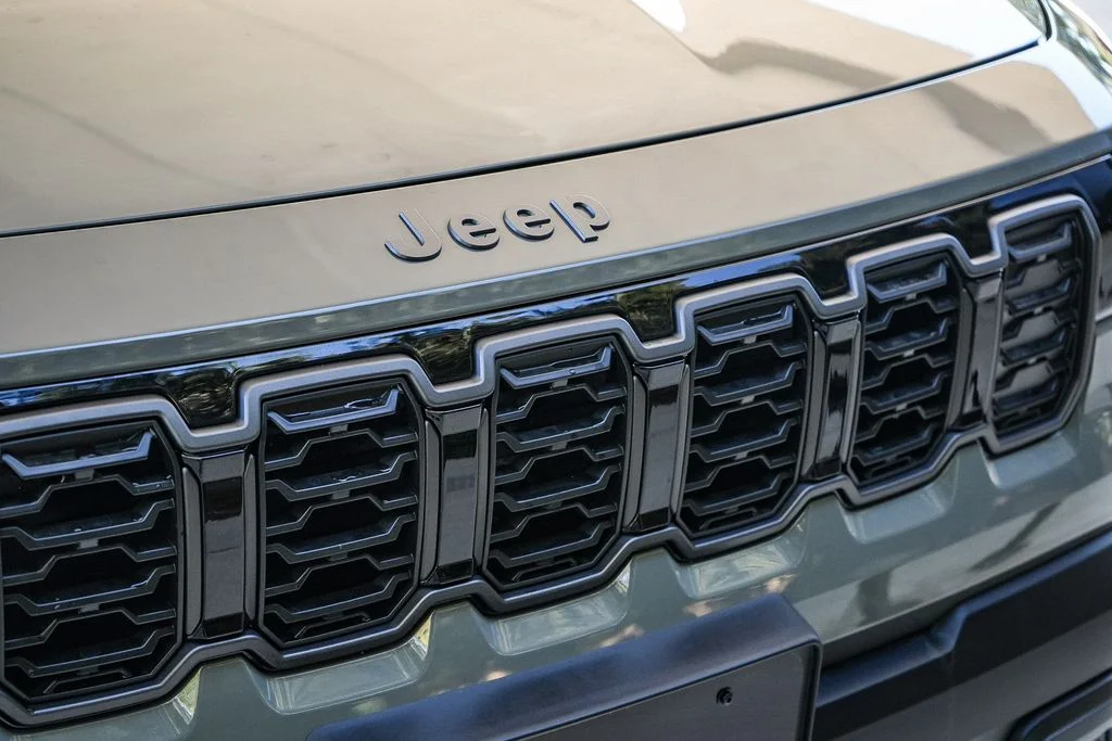 New 2026 Sting-Gray Clearcoat Jeep Laredo image 9