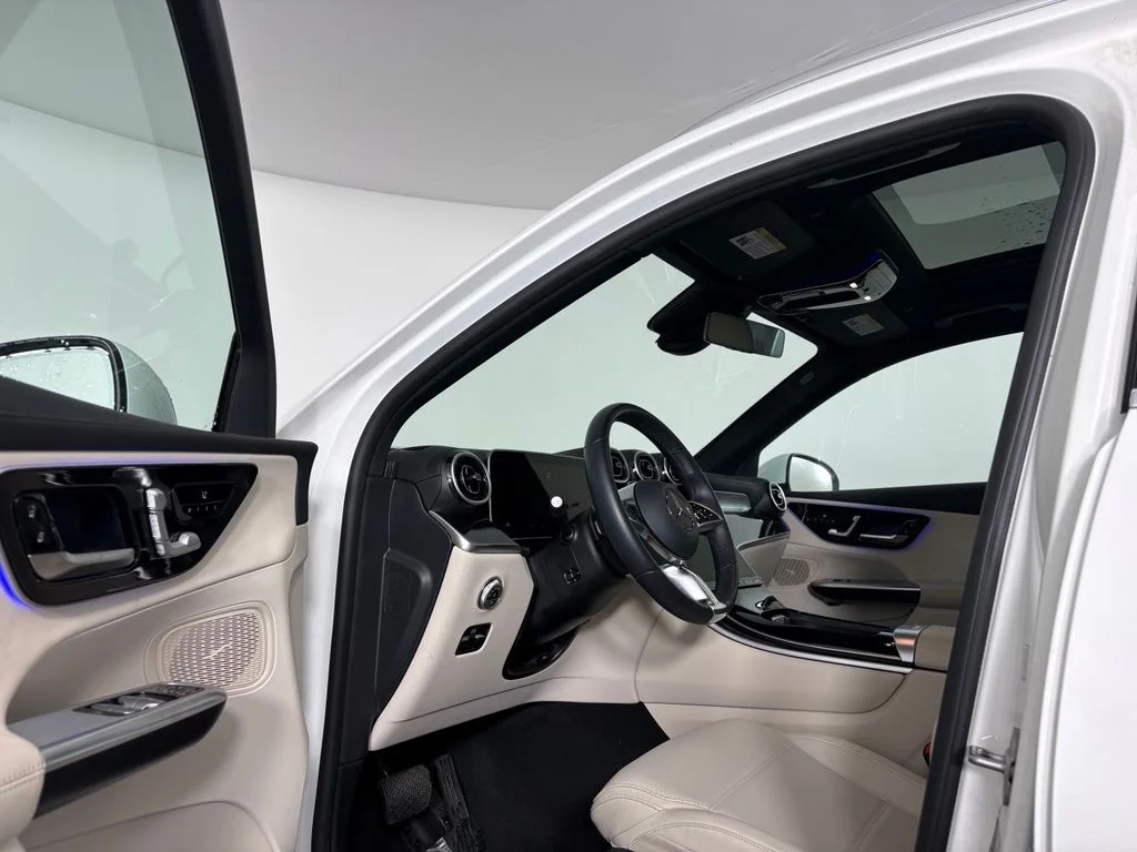 Certified Used 2025 White Mercedes-Benz GLC 300 image 9
