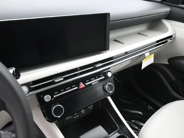 Used 2026 Green Hyundai SEL image 20