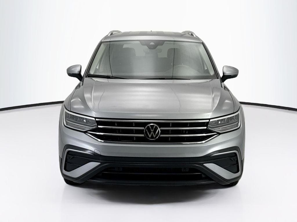 Used 2022 Pyrite Silver Metallic Volkswagen 2.0T SE image 2