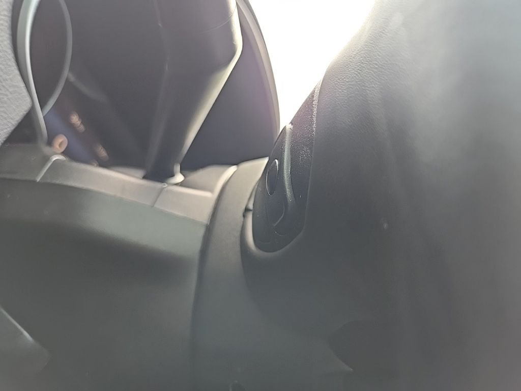 Used 2018 White Jeep Latitude image 42