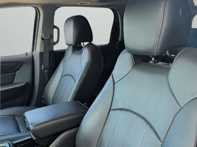 Used 2017 White GMC Limited image 12