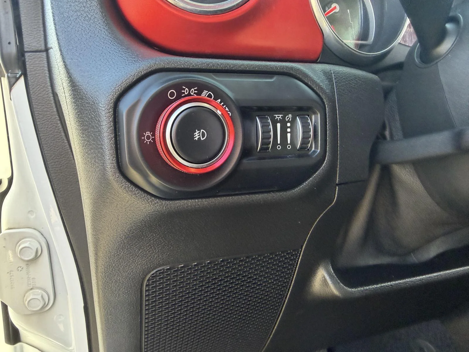 Used 2019 Bright White Clearcoat Jeep Rubicon image 28