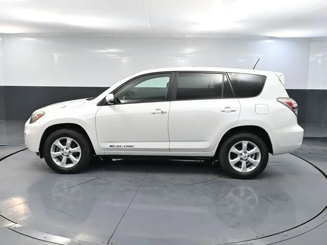 2012 Toyota RAV4 EV - Photo 8