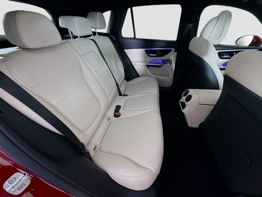 New 2026 MANUFAKTUR Patagonia Red Metallic Mercedes-Benz GLC 300 image 28