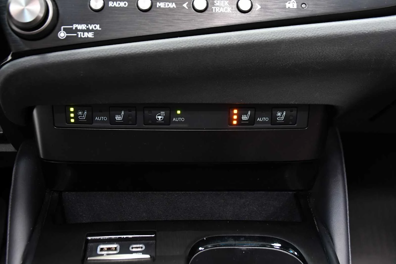Certified Used 2025 CAVIAR Lexus  image 23