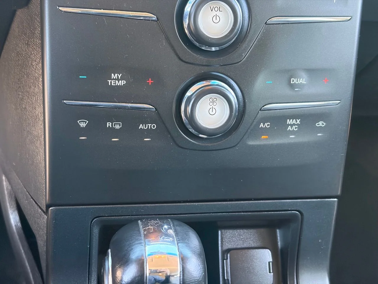 Used 2019 Agate Black Ford SEL image 24