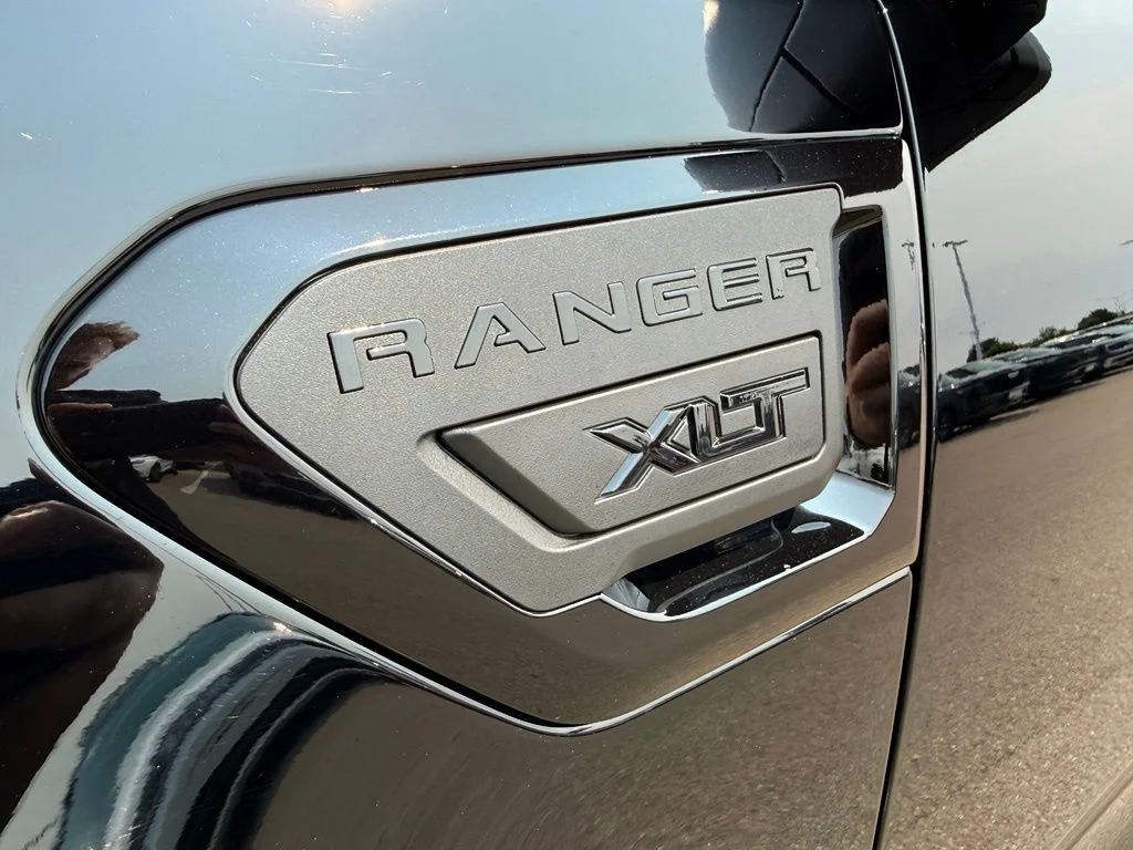 Used 2023 Black Ford XLT image 9