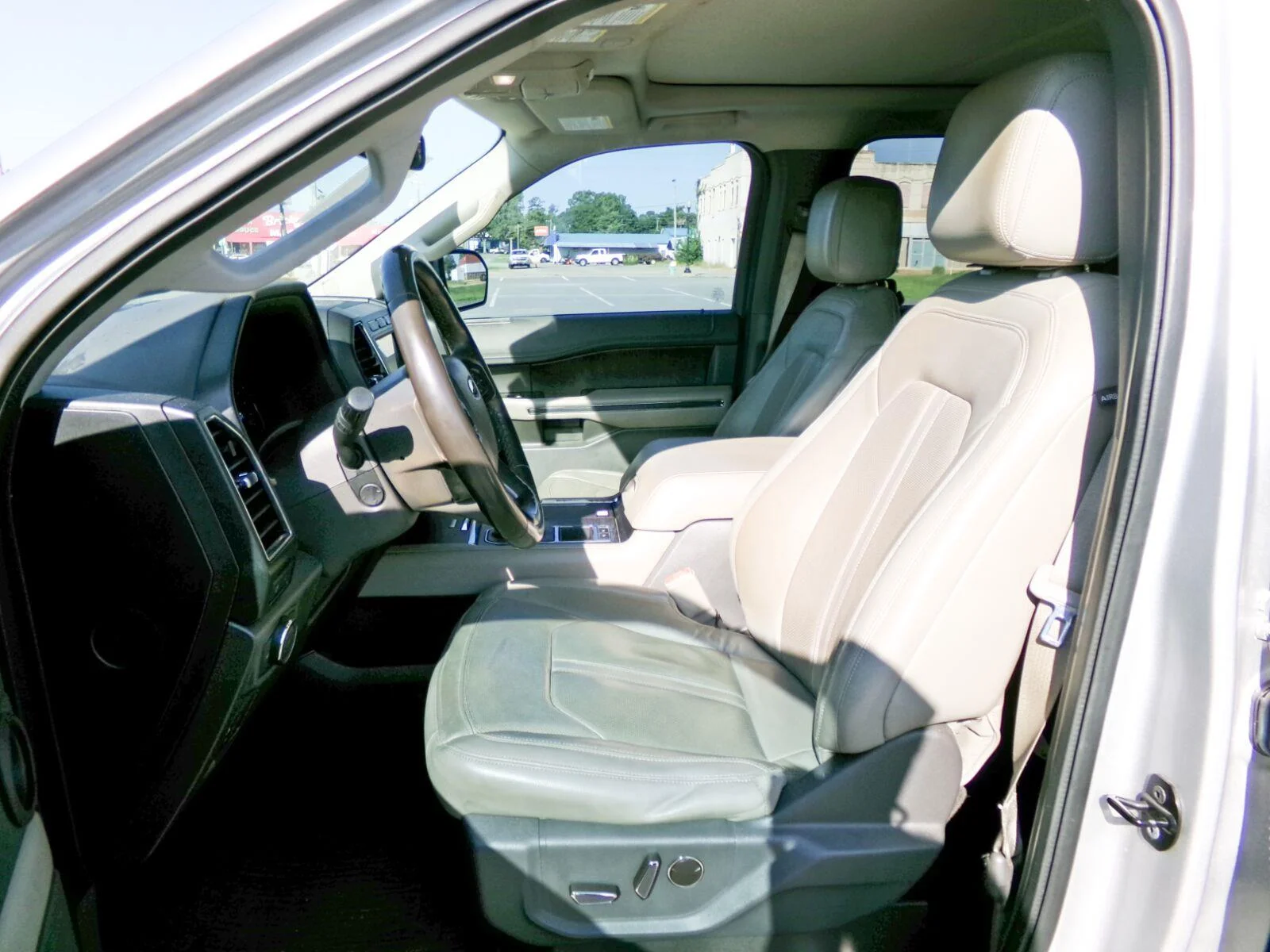 Used 2018 Ingot Silver Ford Limited image 13