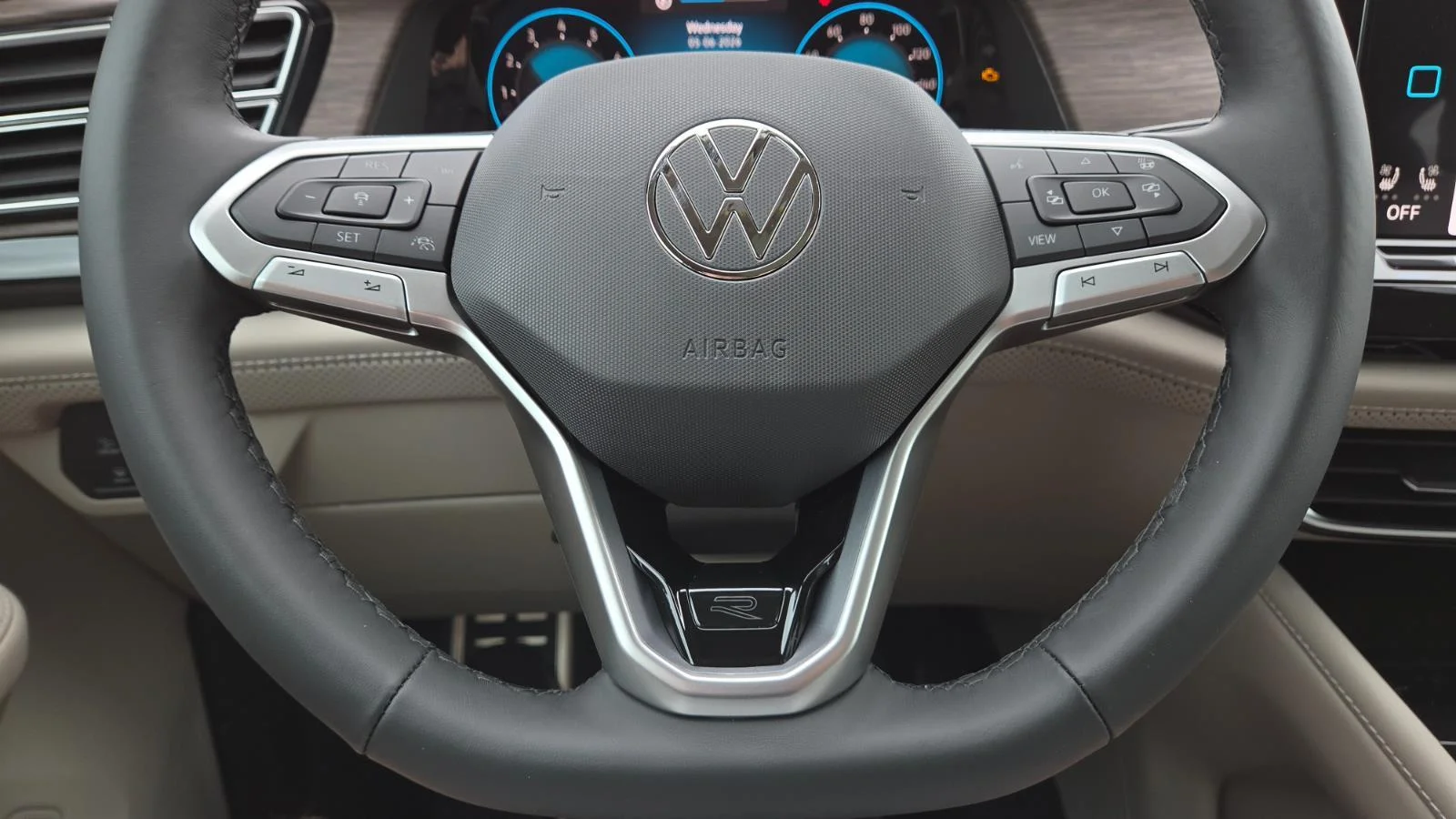 New 2026 Opal White Pearl Volkswagen 2.0T SEL Premium R-Line image 27