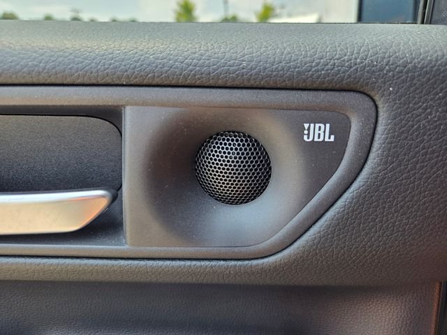 Used 2025  Toyota Base image 17