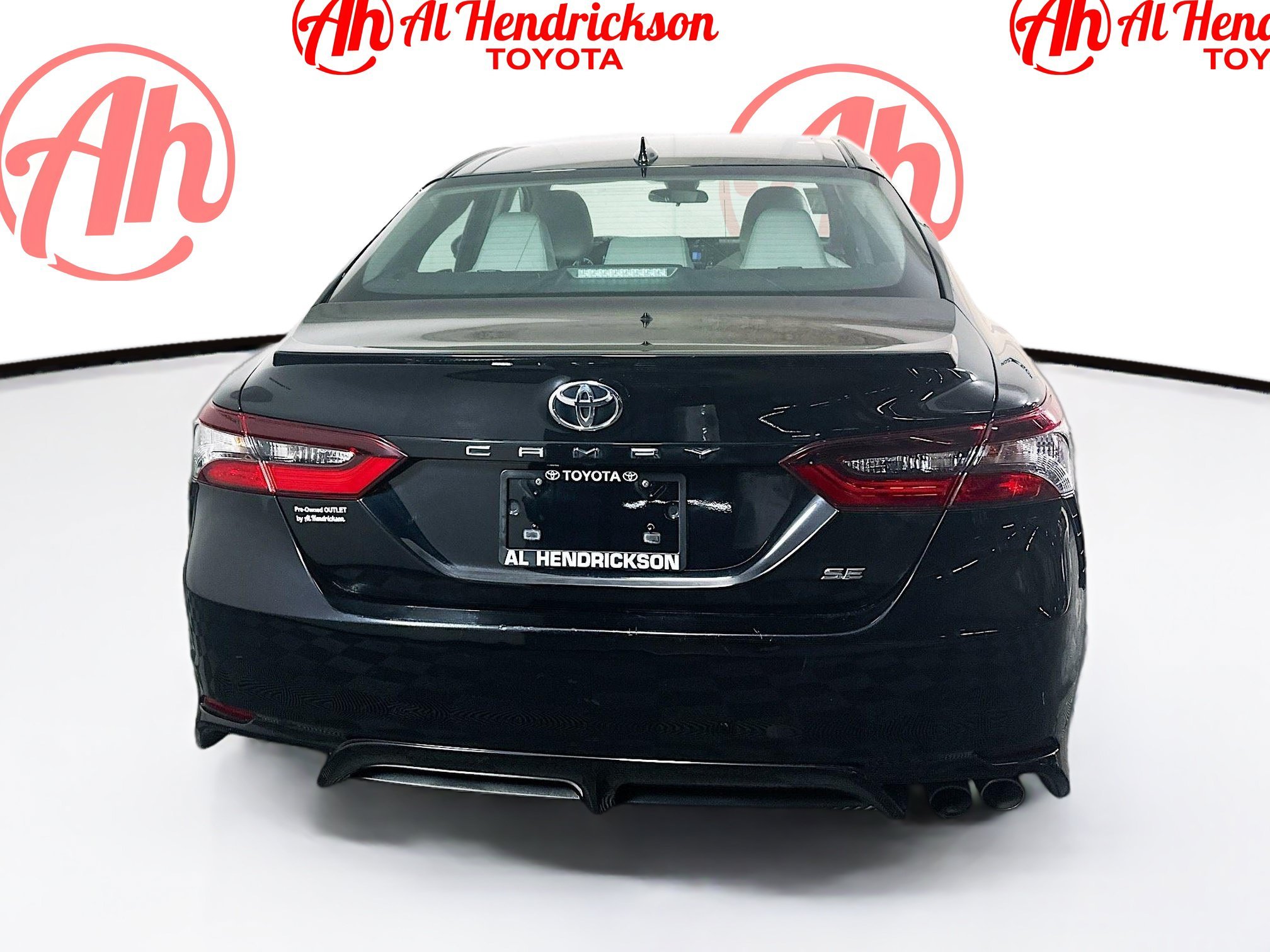 Used 2022 Midnight Black Metallic Toyota SE image 4