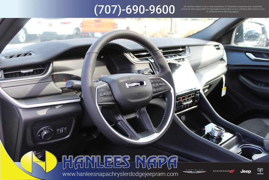 2025 Jeep Grand Cherokee Altitude - Photo 12