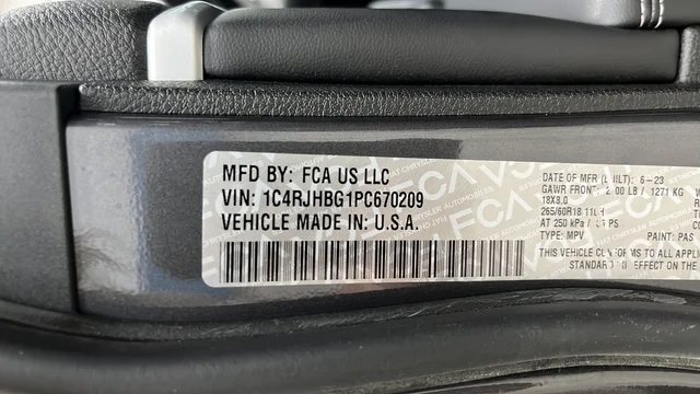 Used 2023 Gray Metallic Jeep Limited image 26
