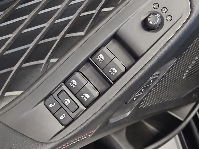 2026 Dodge Charger Daytona Scat Pack - Photo 17